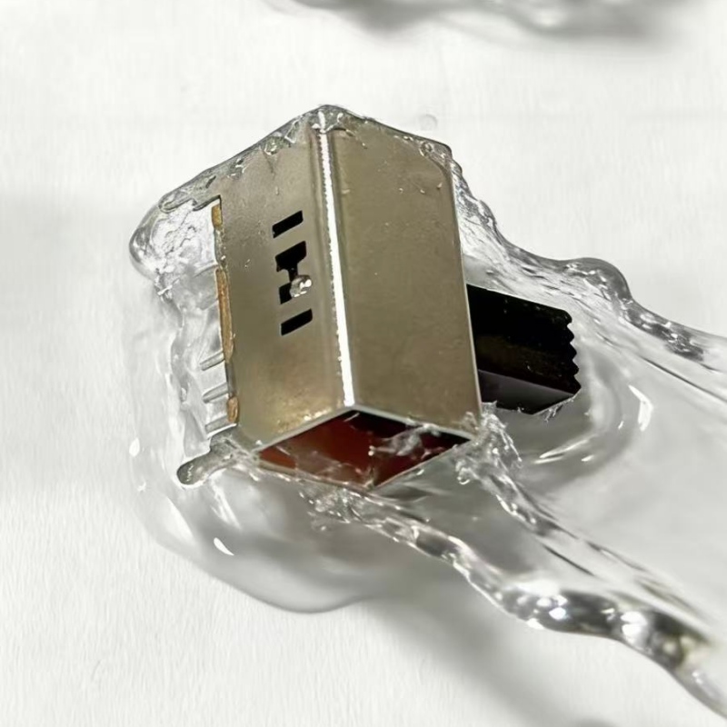 IP67 vs IP68 : quoi\\Quelle est la vraie différence dans les indices de protection des interrupteurs étanches ?